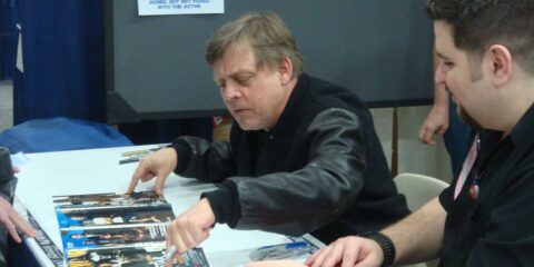 Звезда “Звездных войн” отправил в Украину 500 дронов