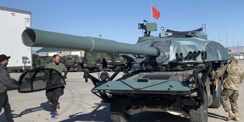 Голливудская студия превращает «Хаммер» в реплику советского танка Т-72